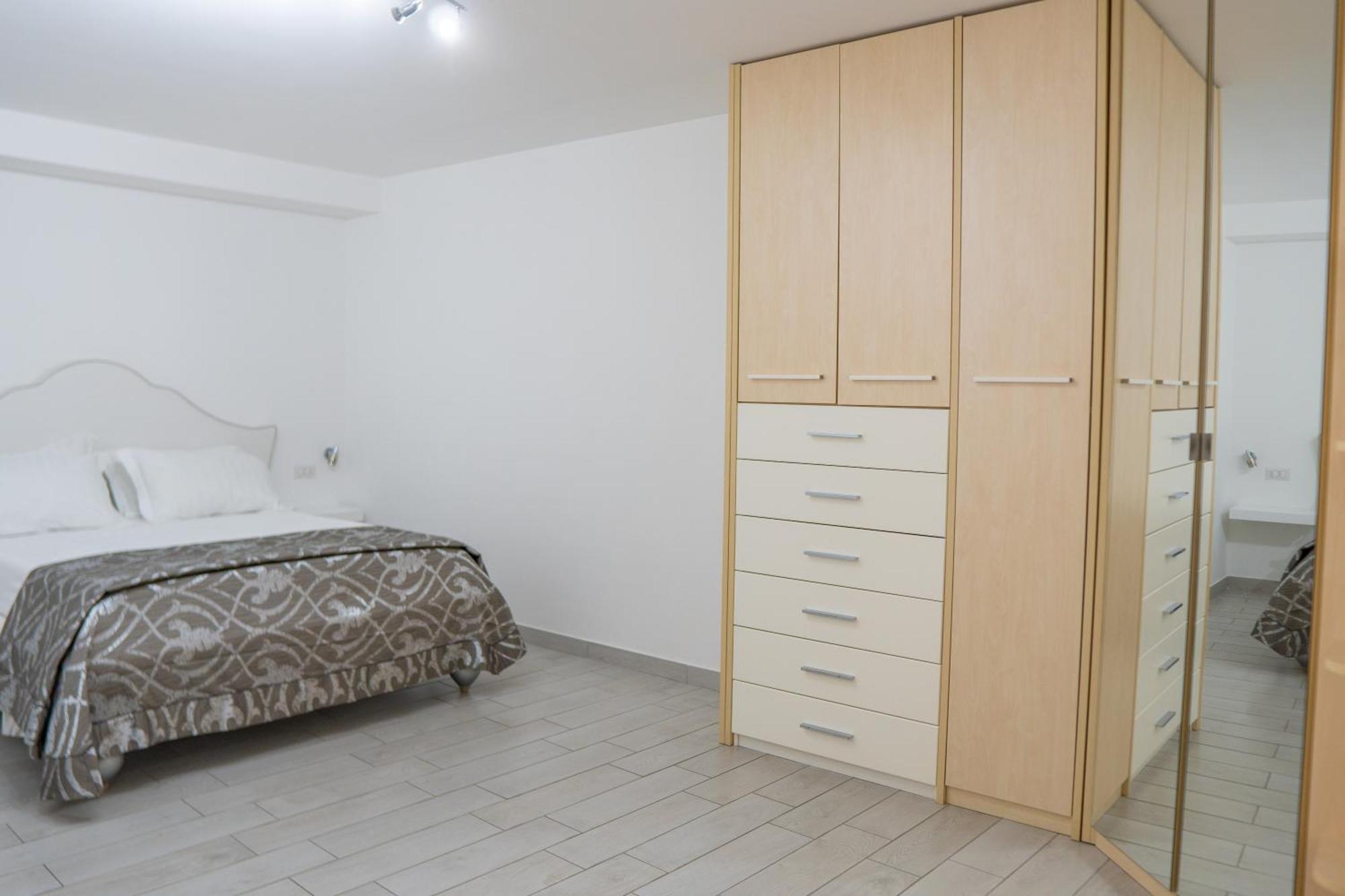 נאפולי Suite D'Elite Chiaia מראה חיצוני תמונה